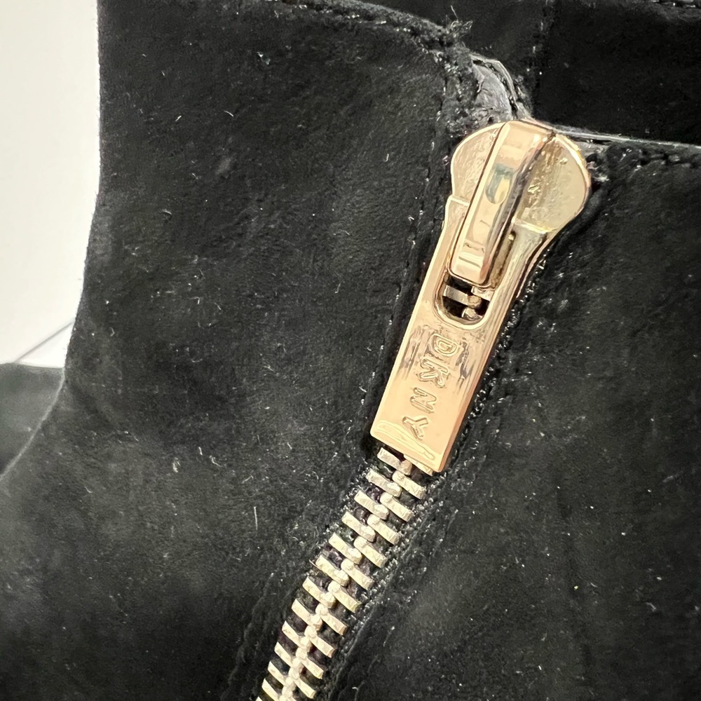DKNY super cute Corrie boots - Picture 7 of 11